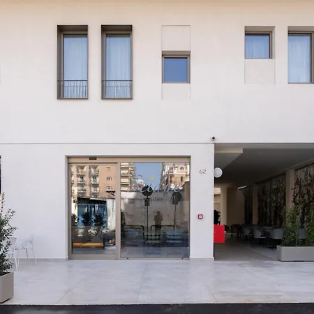 Biscardi فندق 4*